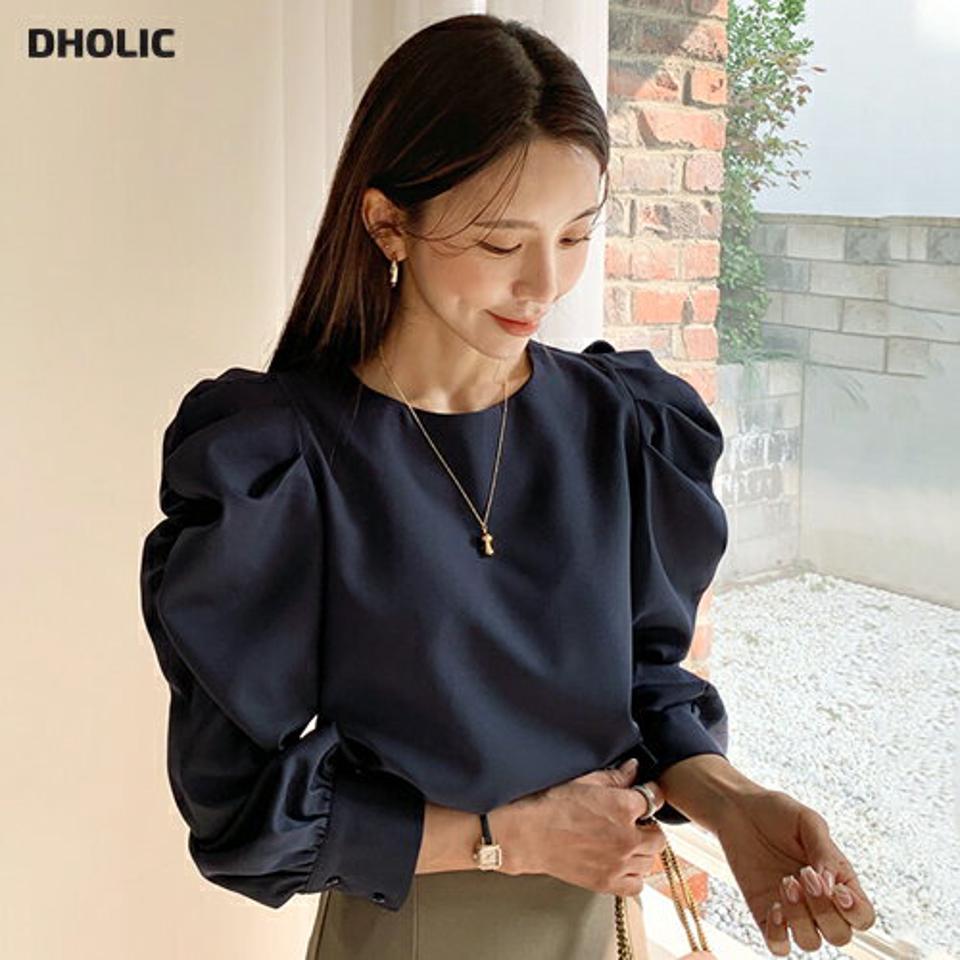 即日配送 パフギャザーブラウス・全3色・b58384 レディース 【bl】韓国ファッション トップス ブラウス 長袖 ラウンドネック パフ ギャザー 大人 上品 光沢 カフス ボタン 無地 シンプル フェミニン 体型カバー ガーリー カジュアル 秋 冬