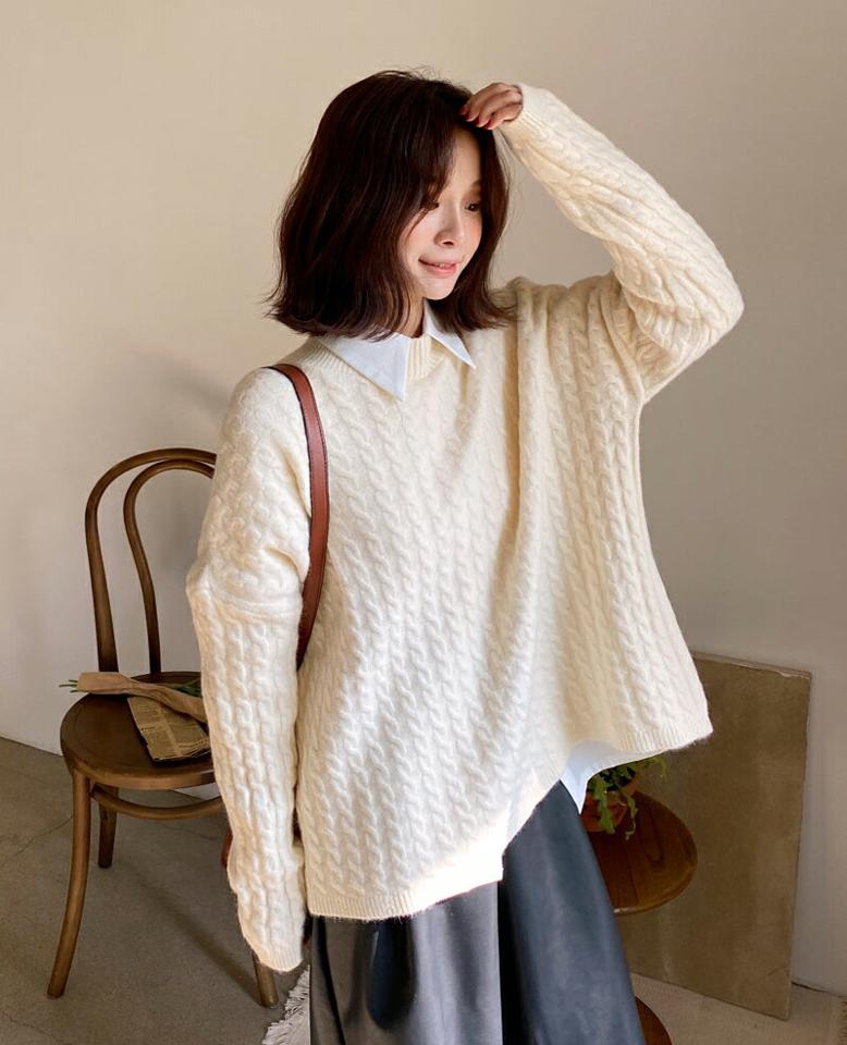 バックスリットケーブルニット・全2色・b58409 レディース 【tops】韓国ファッション トップス ニット 大人 長袖 ハーフネック スリット ケーブル編み リボン カジュアル ルーズ フェミニン 上品 秋 冬
