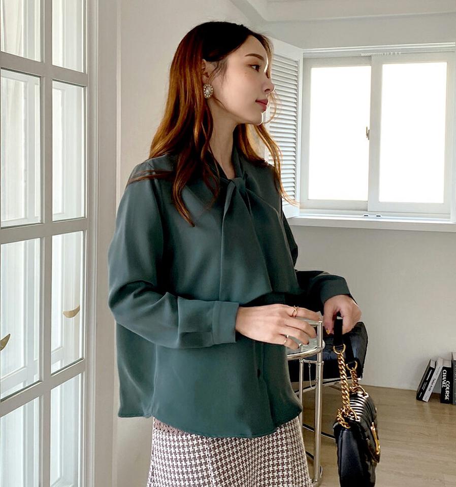 即日配送 ボウタイボタンブラウス・全3色・t70708 レディース 【bl】トップス ブラウス 長袖 ボウタイ 単色 無地 シンプル ベーシック 大人 かわいい オフィスカジュアル 上品 秋 冬 春 韓国ファッション ハイホリHIHOLLI