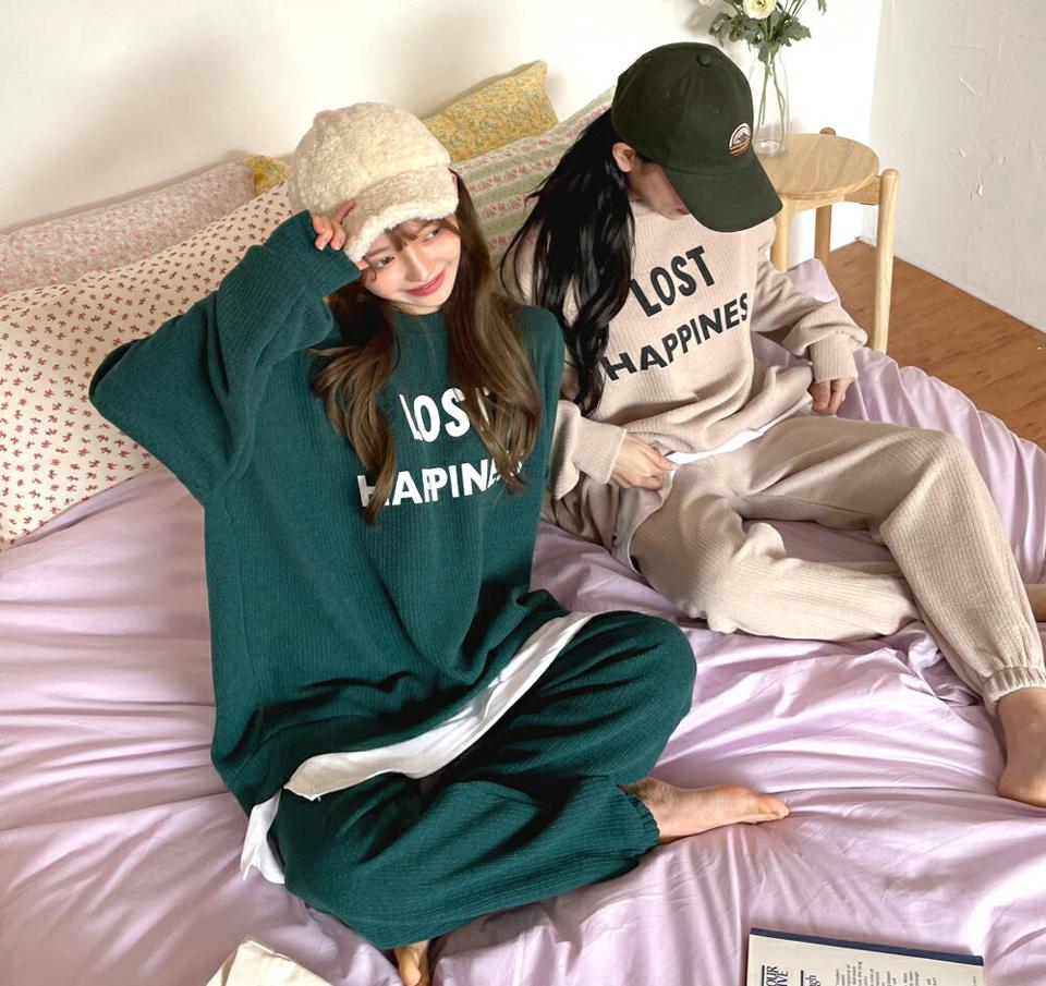 レイヤード風スウェット&ジョガーパンツSET・全3色・t01207 レディース 【pt】韓国ファッション ボトムス パンツ スウェット セット ロング ロングパンツ 長袖 ジョガーパンツ レイヤード風 ロング丈 着痩せ 体型カバー シンプル 秋 冬 NIJU