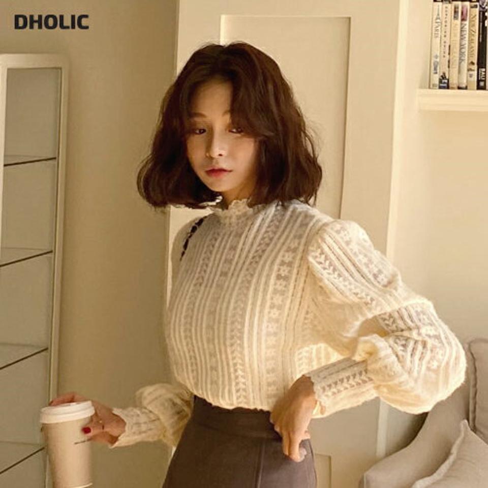 ハーフネックレースブラウス・全2色・b65277 レディース 【bl】韓国ファッション トップス ブラウス 長袖 ハーフネック レース 起毛 花柄 フラワー 大人 上品 パンチングライン シンプル フェミニン 体型カバー ガーリー カジュアル 秋 冬