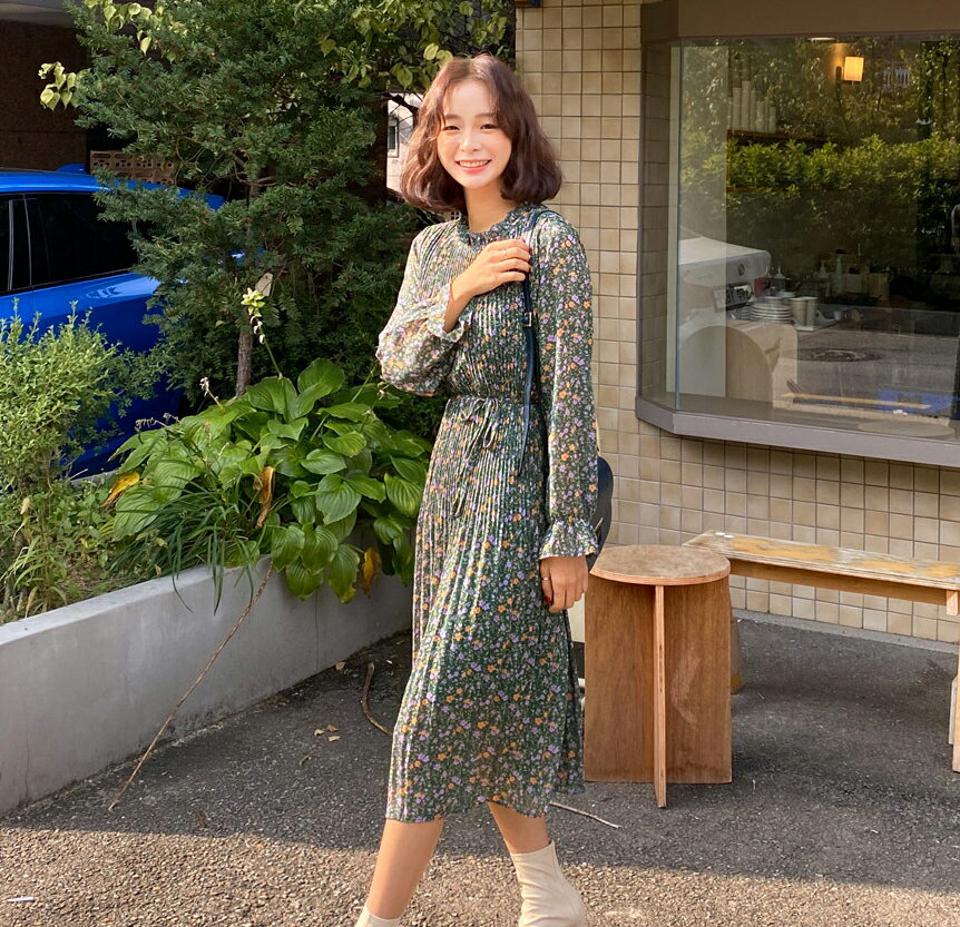ストラップ付プリーツフラワーワンピース・全3色・b65291 レディース 【ops】韓国ファッション ワンピース ロングワンピース 長袖 フラワー 花柄 小花柄 ストラップ付 プリーツ 大人 ロング丈 スリム シンプル フェミニン 秋 冬