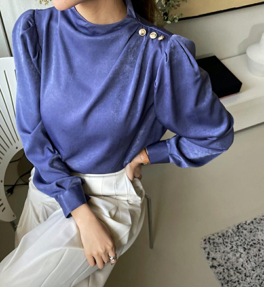 ≪人気商品再入荷≫ボタンタックブラウス・全4色・b70819 レディース 【bl】トップス ブラウス 長袖 タック 単色 高級感 ゴールドボタン 光沢 ギャザー ハーフネック 大人 エレガント 骨格ウェーブ 秋 冬 韓国ファッション ハイホリHIHOLLI