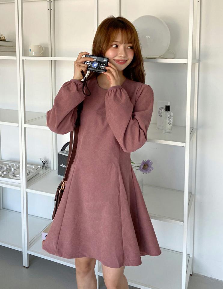 【新作10%OFF】タックフレアミニワンピース・全3色・t01292 レディース 【ops】韓国ファッション ワンピース ミニ ミニワンピース 長袖 タック フレア ラウンドネック 無地 ベーシック スリム ボタン 体型カバー 秋 冬 NIJU
