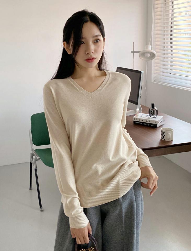 カシミヤ混Vネックニット・全8色・b01265 レディース 【tops】韓国ファッション トップス ニット 長袖 カシミヤ Vネック ソフト やわらかい カラーニット シンプル カラーアイテム スリム 緑 グリーン ガーリー デイリー カジュアル デコルテ 秋 冬 NIJU