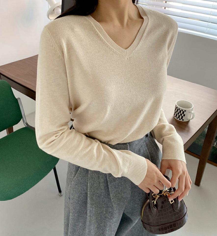 カシミヤ混Vネックニット・全8色・b01265 レディース 【tops】韓国ファッション トップス ニット 長袖 カシミヤ Vネック ソフト やわらかい カラーニット シンプル カラーアイテム スリム 緑 グリーン ガーリー デイリー カジュアル デコルテ 秋 冬 NIJU