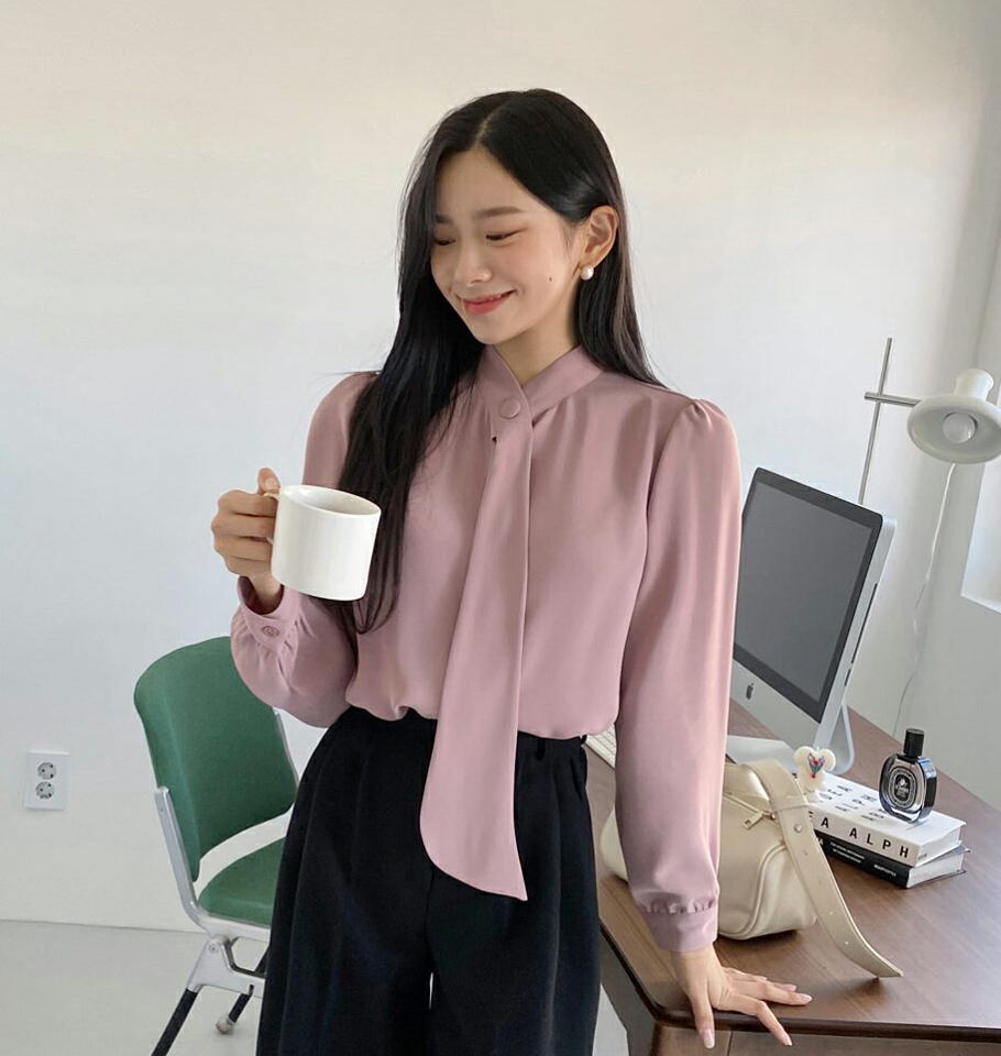 【新作10%OFF】フライフロントリボンブラウス・全2色・t01290 レディース 【bl】韓国ファッション トップス ブラウス 長袖 ネックリボン リボン オフィスカジュアル オフィス フェミニン 上品 体型カバー 細身 秋 冬 NIJU