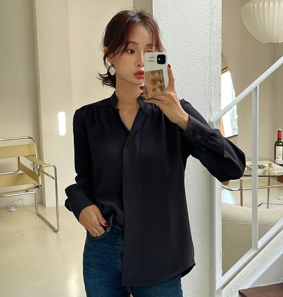 Vネックギャザーブラウス・全4色・b65353 レディース 【bl】韓国ファッション トップス ブラウス 長袖 Vネック ギャザー シフォン 大人 上品 無地 ベーシック シンプル フェミニン 体型カバー ガーリー カジュアル 秋 冬