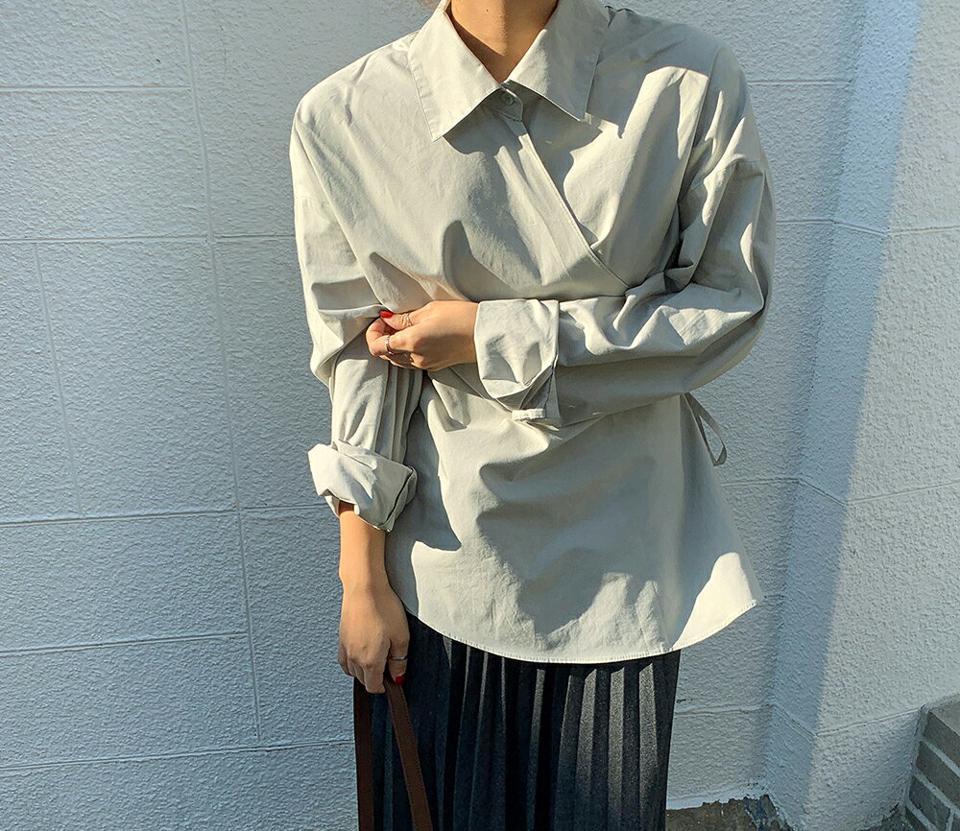 【新作10%OFF】カラーネックラップシャツ・全3色・t65354 レディース 【bl】韓国ファッション トップス シャツ 長袖 カラーネックク ラップシャツ ボタン ストラップ 無地 単色 シンプル カジュアル ルーズ 体型カバー ガーリー 秋 冬