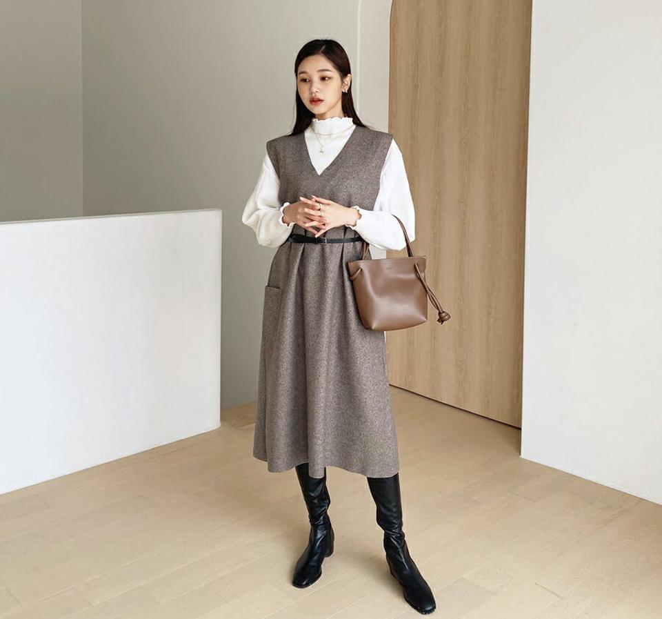 起毛Vネックスリーブレスワンピース・全2色・e58420 レディース 【ops】韓国ファッション ワンピース ロングワンピース スリーブレス Vネック 起毛 ロング丈 ヘリンボーン 無地 シンプル フェミニン 体型カバー カジュアル 秋 冬240