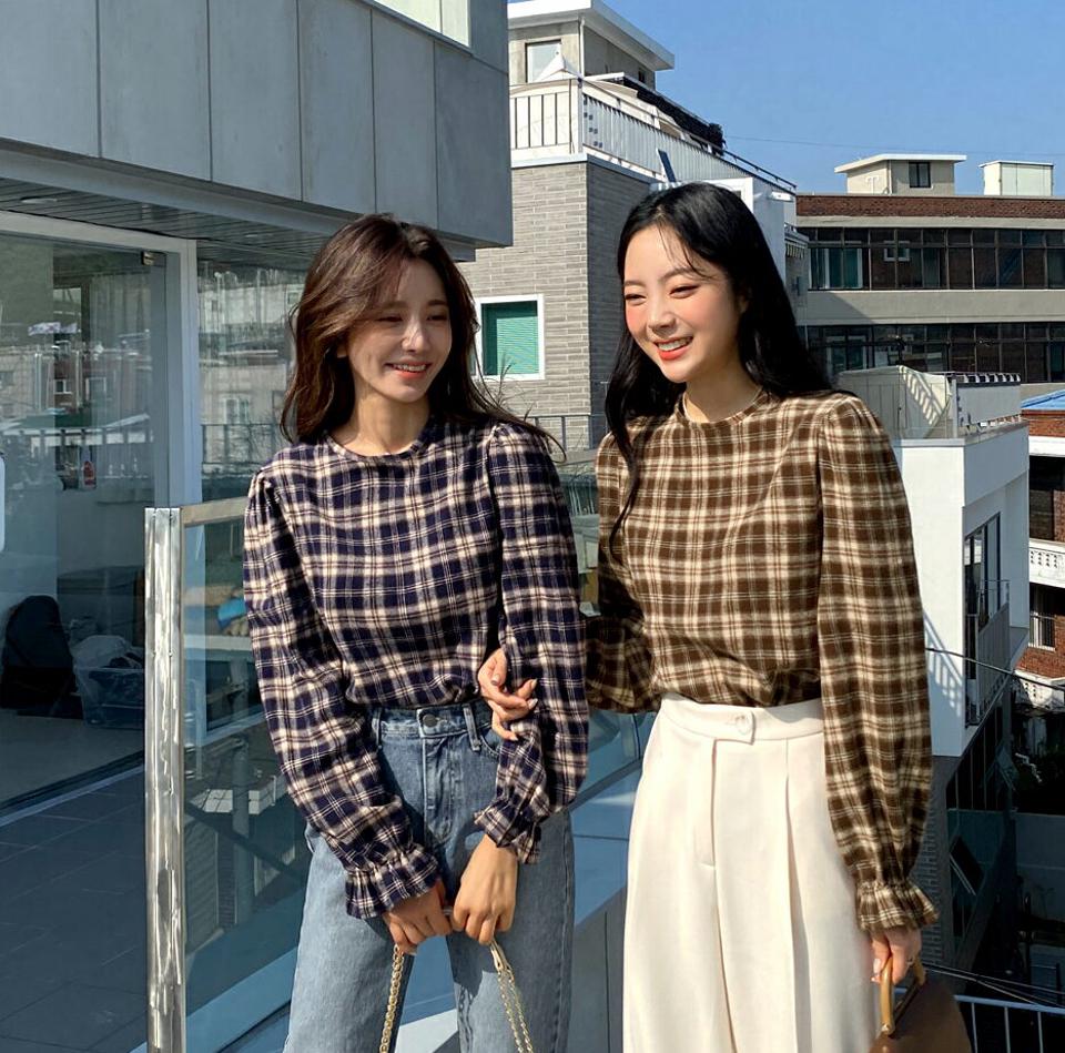 ラウンドチェックブラウス・全2色・t65710 レディース 【bl】韓国ファッション トップス ブラウス 長袖 ラウンドネック 起毛 チェック 大人 上品 シンプル ギャザー フェミニン 体型カバー ガーリー カジュアル 秋 冬