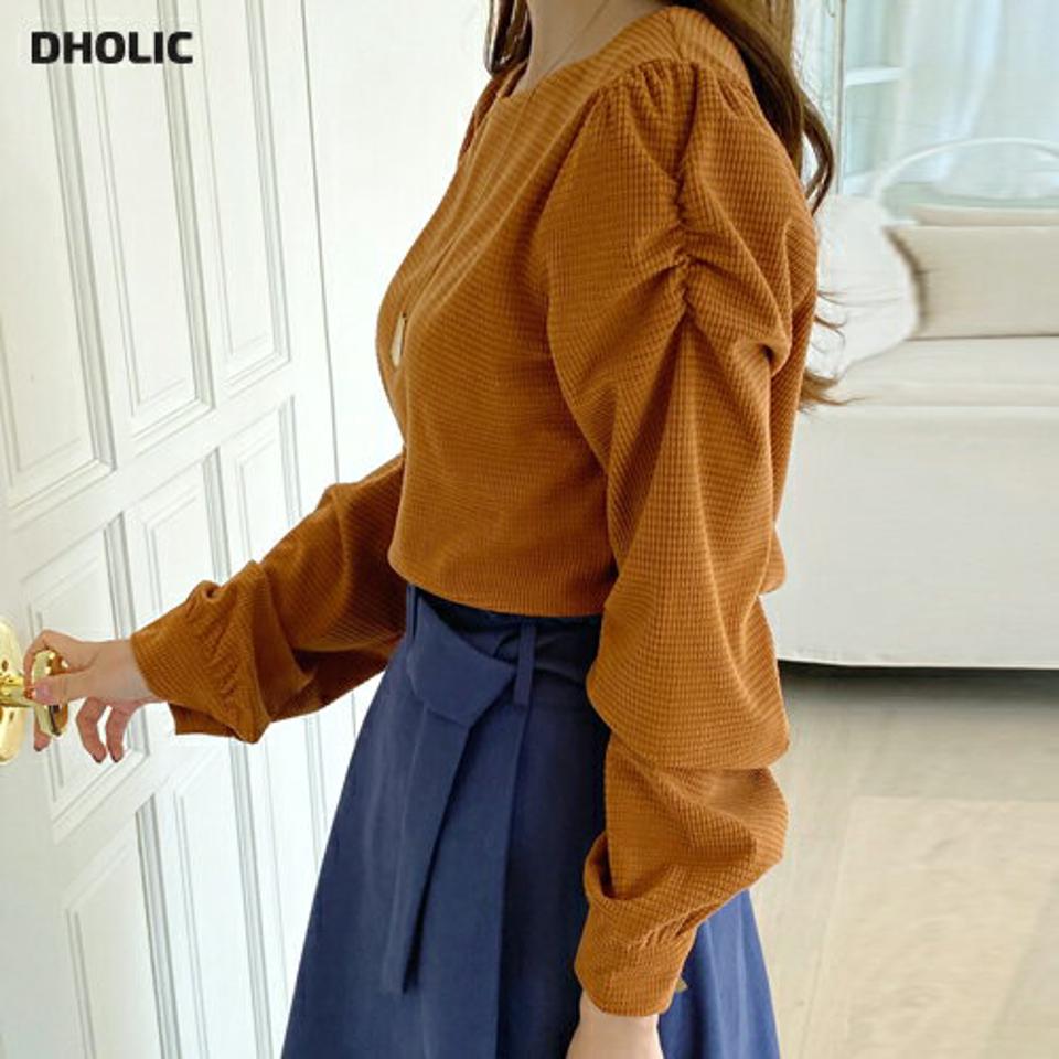 ペンタゴンネックパフショルダーブラウス・全3色・t70920 レディース 【bl】トップス ブラウス 長袖 ペンタゴンネック パフショルダー パフ袖 シンプル 可愛い かわいい コーデュロイ 秋 冬 韓国ファッション ハイホリHIHOLLI