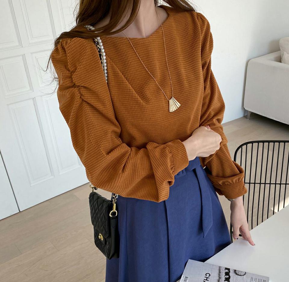 ペンタゴンネックパフショルダーブラウス・全3色・t70920 レディース 【bl】トップス ブラウス 長袖 ペンタゴンネック パフショルダー パフ袖 シンプル 可愛い かわいい コーデュロイ 秋 冬 韓国ファッション ハイホリHIHOLLI