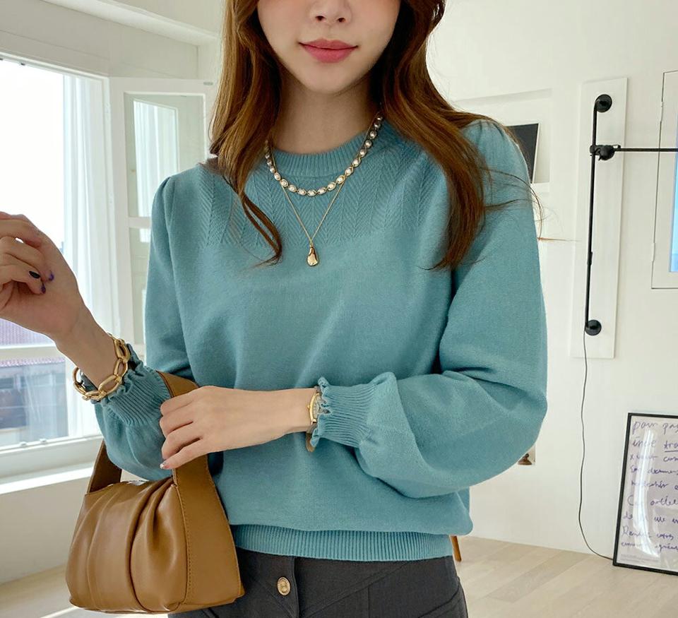 【只今10%OFF】フリルスリーブラウンドニット・全4色・b70867 レディース 【tops】トップス ニット 長袖 フリル タック 単色 かわいい 可愛い 大人 カラーニット シンプル ニットトップス 秋 冬 韓国ファッション ハイホリHIHOLLI【ニットセール】