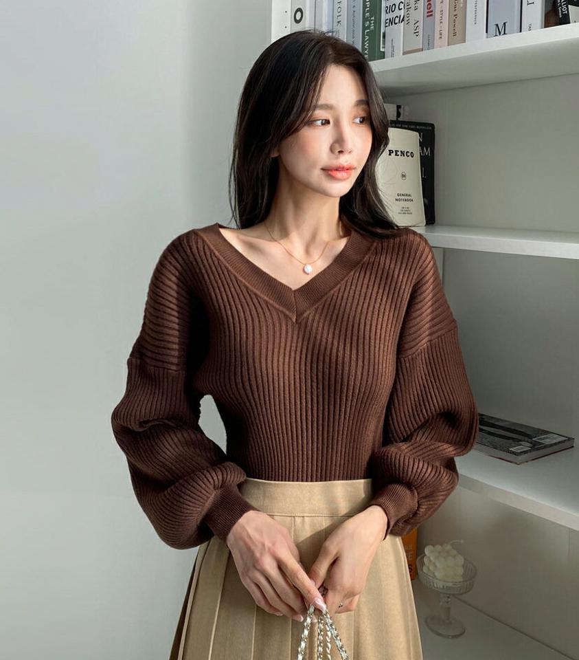 Vネックバルーンスリーブニット・全3色・b65730 レディース 【tops】韓国ファッション トップス ニット 大人 長袖 Vネック バルーンスリーブ 無地 ベーシック シンプル カジュアル ルーズ フェミニン 上品 秋 冬