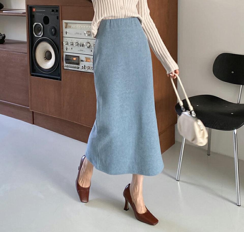 リブニットロングスカート・全4色・t65739 レディース 【sk】韓国ファッション ボトムス スカート ロング ロングスカート リブ ニットスカート カラーアイテム ロング丈 大人 スリット パステル くすみ フェミニン 無地 シンプル 細身 足長 秋 冬 年上