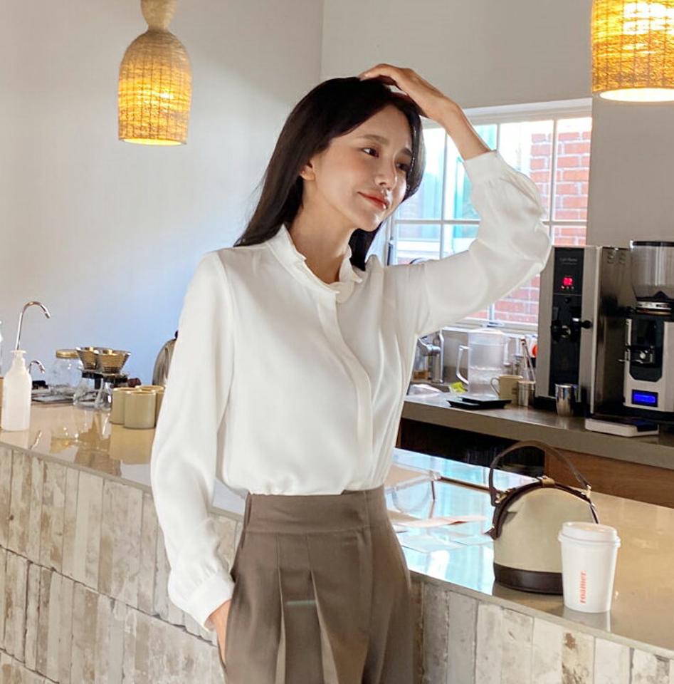 ネックフリルブラウス・全3色・t65724 レディース 【bl】韓国ファッション トップス ブラウス 長袖 ハーフネック ネックフリル 上品 ボタン 無地 シンプル フェミニン 体型カバー ガーリー オフィスカジュアル 秋 冬