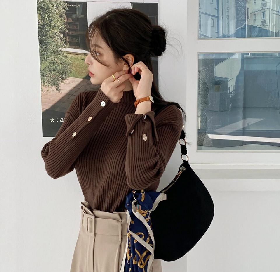 【クリアランスセール】ハーフネック袖ボタンニット・全3色・b00548 レディース 【tops】トップス ニット 年上 長袖 ボタン ハーフネック ニットトップス カジュアル リブ 大人 モックネック 秋 冬 韓国ファッション ハイホリHIHOLLI