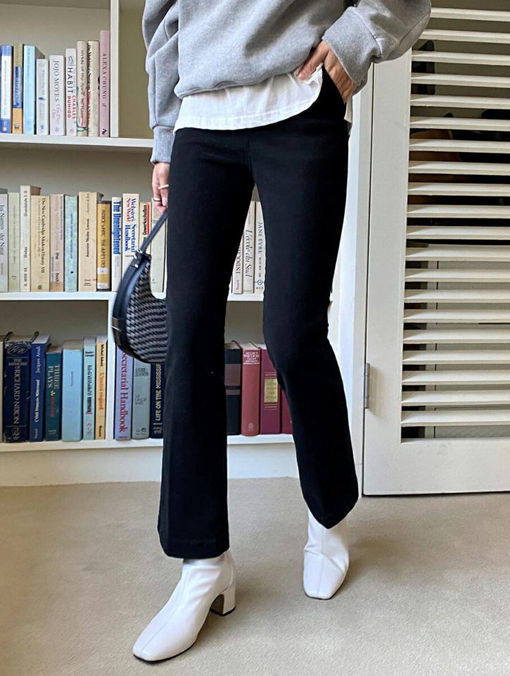 裏起毛スリムフレアパンツ・全3色・t66191 レディース 【pt】韓国ファッション ボトムス ロング ロングパンツ 裏起毛 スリム フレアパンツ ロング丈 無地 シンプル ベーシック 足長 美脚 フェミニン カジュアル ブーツカット 秋 冬