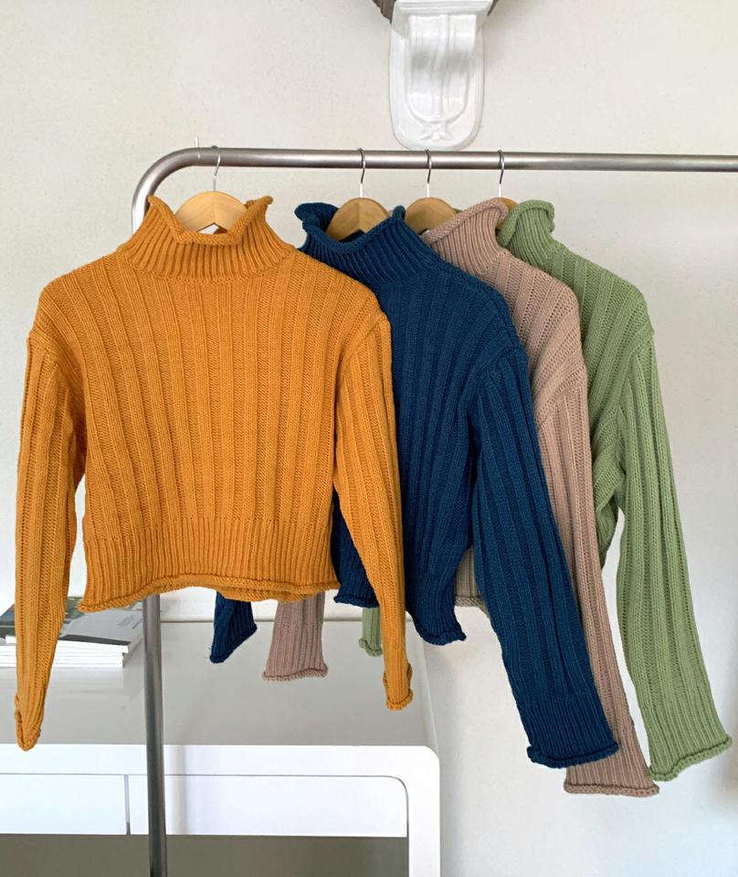 リブハイネッククロップドニット・全4色・t70816 レディース 【tops】トップス ニット 長袖 ハイネック タートルネック リブニット 単色 無地 シンプル カジュアル クロップド丈 短丈 カラーニット ロールヘム 秋 冬 韓国ファッション ハイホリHIHOLLI