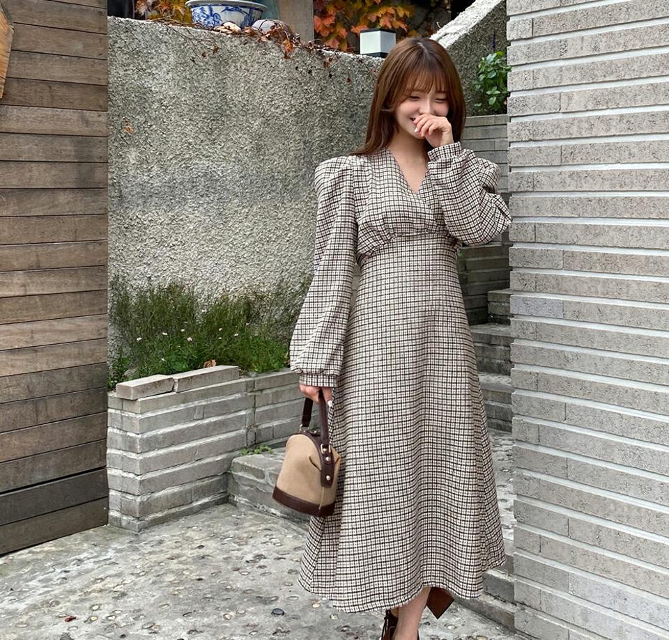 ハウンドトゥースカシュクールワンピース・全2色・t01310 レディース 【ops】韓国ファッション ワンピース ロング ロングワンピース 長袖 カシュクールネック ハウンドトゥース チェック ロング丈 シンプル 体型カバー カジュアル 秋 冬 NIJU