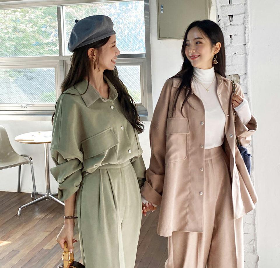 ポケットオーバーフィットシャツ・全3色・t65446 レディース 【bl】韓国ファッション トップス シャツ 長袖 カラーネックク ポケット オーバーサイズ 無地 単色 シンプル ボタン カジュアル ルーズ 体型カバー ガーリー 秋 冬