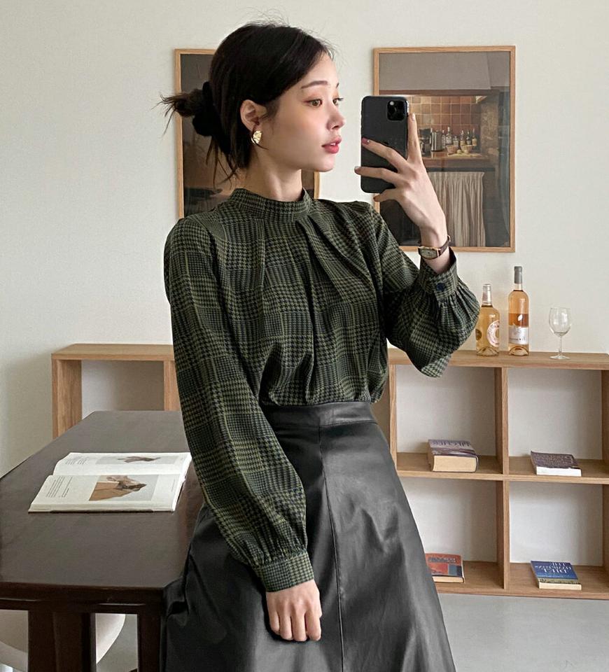 ハウンドトゥースバックストラップブラウス・全2色・b00576 レディース 【bl】トップス ブラウス 長袖 ハウンドトゥース 千鳥柄 千鳥格子 チェック柄 大人 シック モダン 雰囲気 オフィスカジュアル 上品 秋 冬 韓国ファッション ハイホリHIHOLLI
