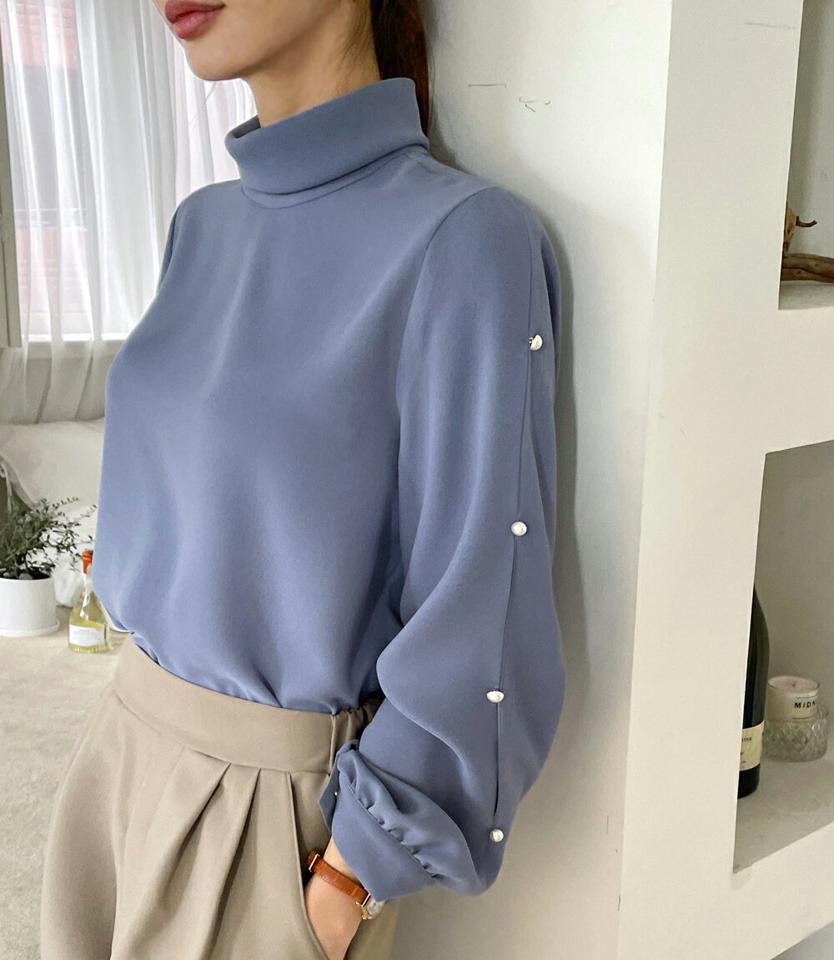 タートルネックパール調ポイントブラウス・全4色・b70887 レディース 【bl】トップス ブラウス 長袖 パール タートルネック ハーフネック 単色 無地 シンプル フェミニン 上品 きれいめ スリット 秋 冬 韓国ファッション ハイホリHIHOLLI
