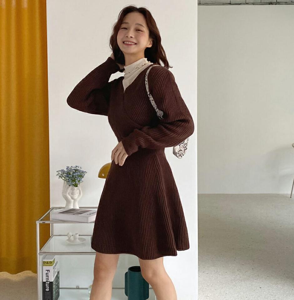 カシュクールニットワンピース・全2色・t65766 レディース 【ops】韓国ファッション ワンピース ミニ ミニワンピース 長袖 Vネック カシュクール ニットワンピース ラップ風 Aライン 大人 ミニ丈 シンプル フェミニン 体型カバー 秋 冬