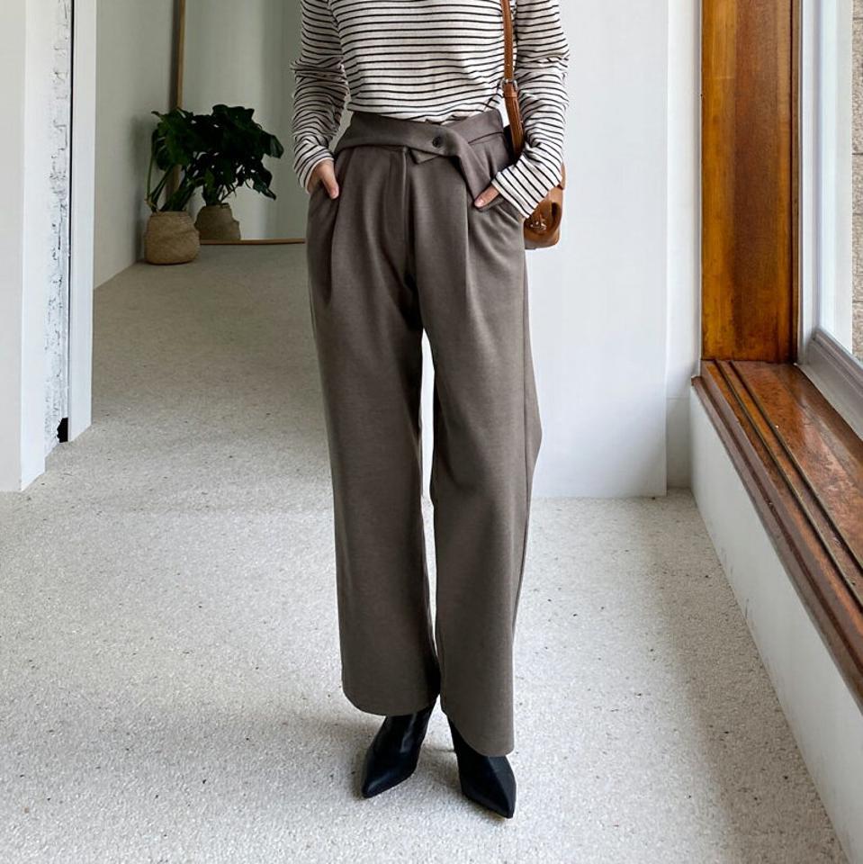 両起毛ボタンストラップスラックス・全3色・t65776 レディース 【pt】韓国ファッション ボトムス ロング ロングパンツ スラックスパンツ スラックス 両起毛 ボタン 厚手 ストラップ ロング丈 無地 シンプル 体型カバー オフィスカジュアル 秋 冬