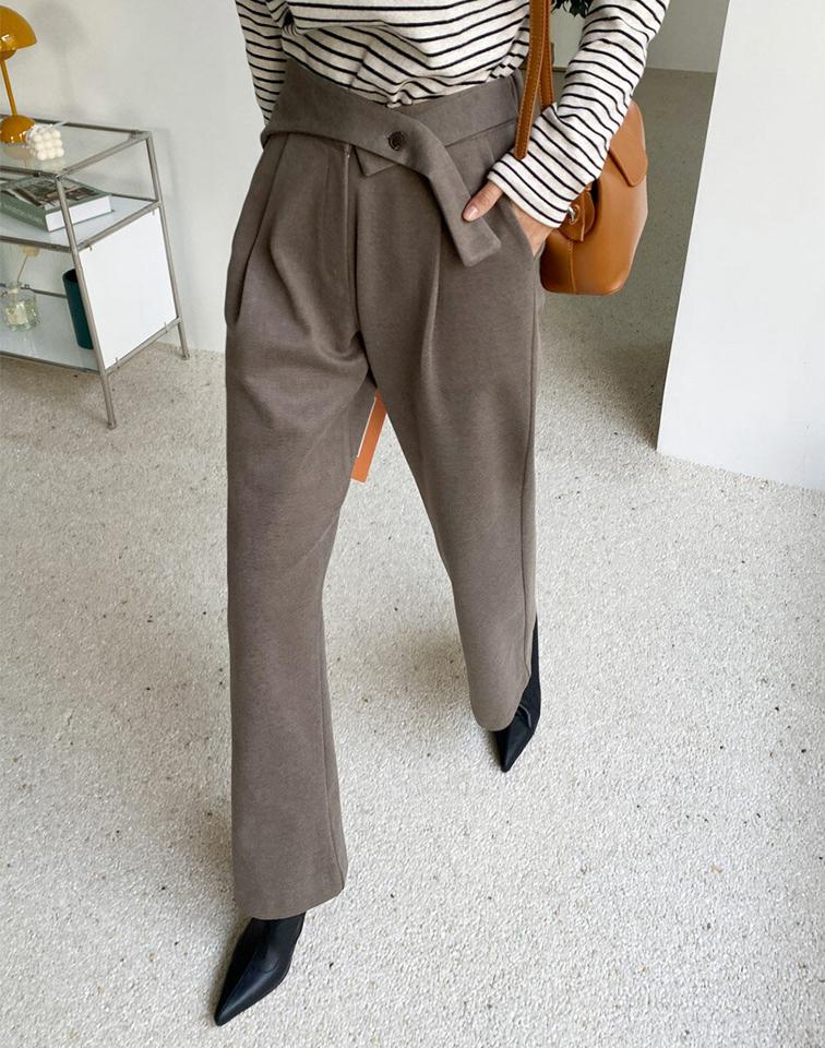 両起毛ボタンストラップスラックス・全3色・t65776 レディース 【pt】韓国ファッション ボトムス ロング ロングパンツ スラックスパンツ スラックス 両起毛 ボタン 厚手 ストラップ ロング丈 無地 シンプル 体型カバー オフィスカジュアル 秋 冬