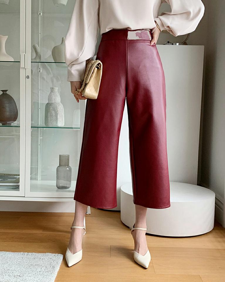 8分丈レザー風ワイドパンツ・全3色・b00281 レディース 【pt】パンツ ズボン 半端丈 クロップド丈 クロップドパンツ エコレザー 単色 無地 シンプル 大人 シック ワイドパンツ 秋 冬 韓国ファッション ハイホリHIHOLLI