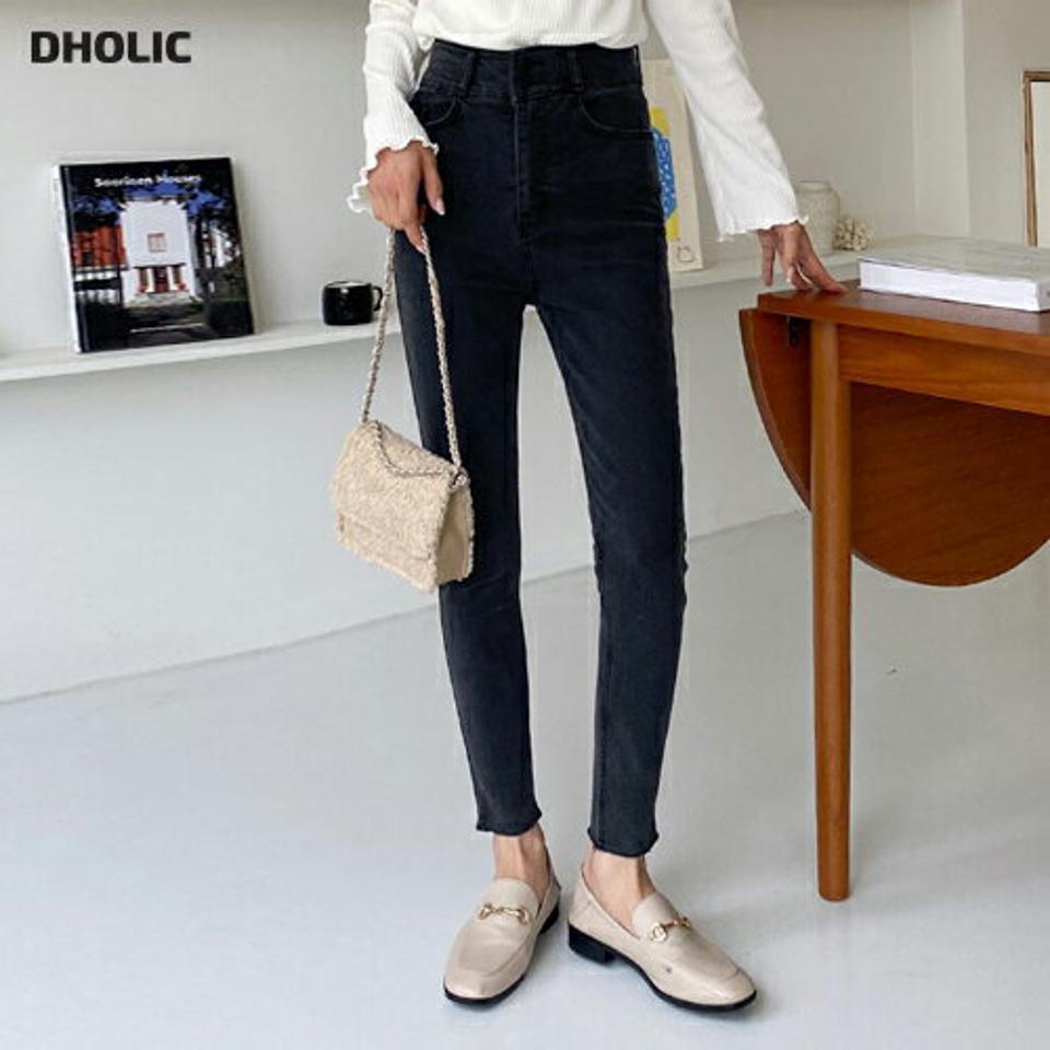 裏起毛ツーボタンブラックスキニーデニムパンツ・全1色・t63113 レディース 【pt】韓国ファッション ボトムス ロング ロングパンツ デニム デニムパンツ 裏起毛 ツーボタン スキニー ハイウエスト ロング丈 体型もカバー ベーシック シンプル 秋 冬