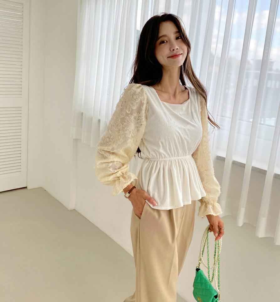 ベロアテクスチャースリーブブラウス・全2色・t65517 レディース 【bl】韓国ファッション トップス ブラウス 長袖 スクエアネック ベロア テクスチャースリー フェザー調 シンプル スリム 体型カバー ガーリー カジュアル フェミニン 秋 冬