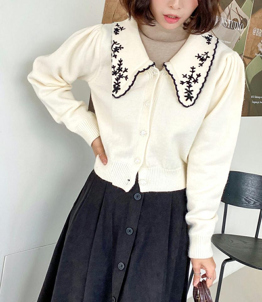 刺繍ビッグカラーニットカーディガン・全2色・b65525 レディース 【cd】韓国ファッション トップス カーディガン カーデ 長袖 Vネック ビッグカラー 刺繍 ニットカーディガン ローズボタン リブ 大人 シンプル カジュアル 秋 冬