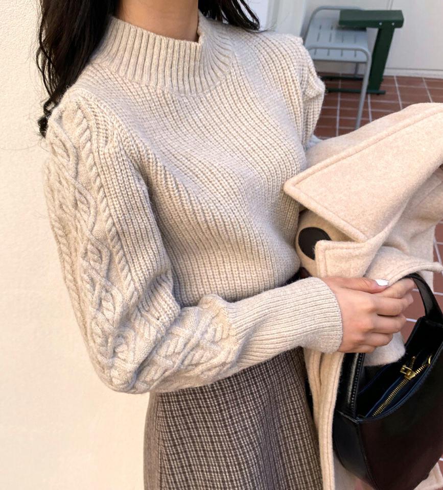 【只今10%OFF】ケーブルスリーブクロップドニット・全2色・b01370 レディース 【tops】韓国ファッション トップス ニット 長袖 ハーフネック ケーブル編み スリーブ クロップド丈 体型カバー フェミニン 無地 シンプル デイリー ガーリー 秋 冬 NIJU【ニットセール】
