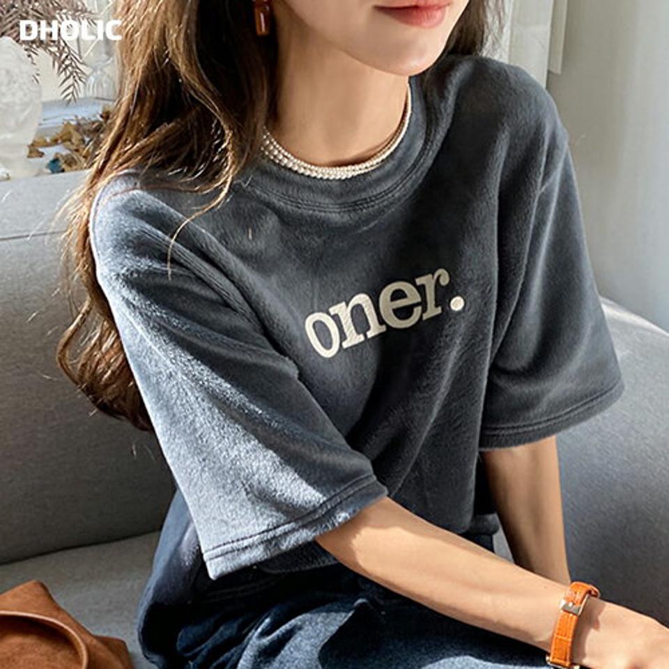 oner.レタリングフェイクファーTシャツ・全3色・t66209 レディース 【tops】韓国ファッション トップス Tシャツ 大人 半袖 ラウンドネック レタリング ロゴ ミンク風 フェイクファー スリット シンプル カジュアル 体型カバー フェミニン 秋 冬