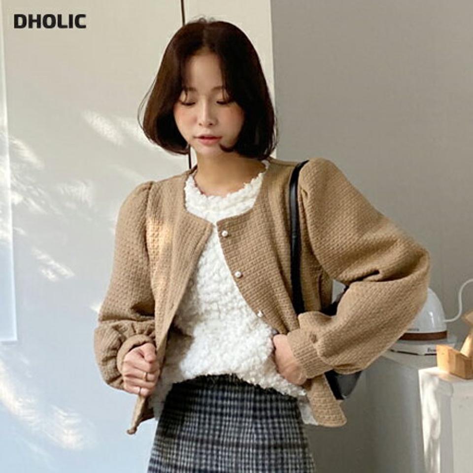 パール調ボタンスクエアブラウス・全4色・t66215 レディース 【bl】韓国ファッション トップス ブラウス 長袖 スクエアネック パール調 ボタン デコルテライン ツイード風 シンプル 上品 体型カバー ガーリー カジュアル フェミニン 秋 冬