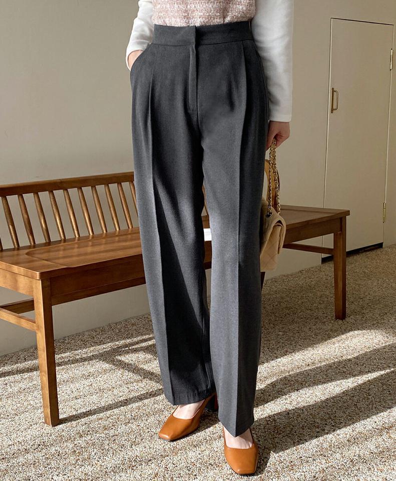 裏起毛ストレートスラックス・全3色・t00345 レディース 【pt】スラックス パンツ ズボン ロングパンツ ストレートパンツ 裏起毛 単色 無地 シンプル 大人 オフィスカジュアル タック 冬 韓国ファッション ハイホリHIHOLLI