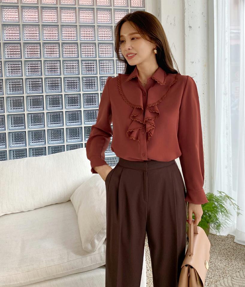 レースラッフルカラーネックブラウス・全4色・t00337 レディース 【bl】トップス ブラウス ラッフルカラー 襟コンシャス フリル スカラップレース ベルスリーブ 単色 無地 フェミニン かわいい 長袖 秋 冬 韓国ファッション ハイホリHIHOLLI