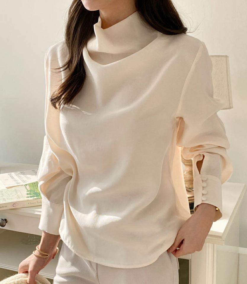 ハイネックドレープブラウス・全3色・t00335 レディース 【bl】トップス ブラウス ドレープ ハイネック 長袖 単色 無地 シンプル フェミニンン 上品 きれいめ 雰囲気 モダン 大人 くるみボタン 秋 冬 韓国ファッション ハイホリHIHOLLI