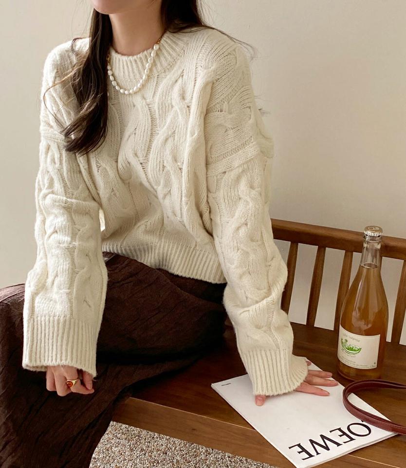 ツイストクロップドニット・全5色・t00327 レディース 【tops】トップス ニット 長袖 クロップド丈 ツイスト 編み 単色 シンプル カジュアル ラフ 短丈 ニットトップス 秋 冬 韓国ファッション ハイホリHIHOLLI