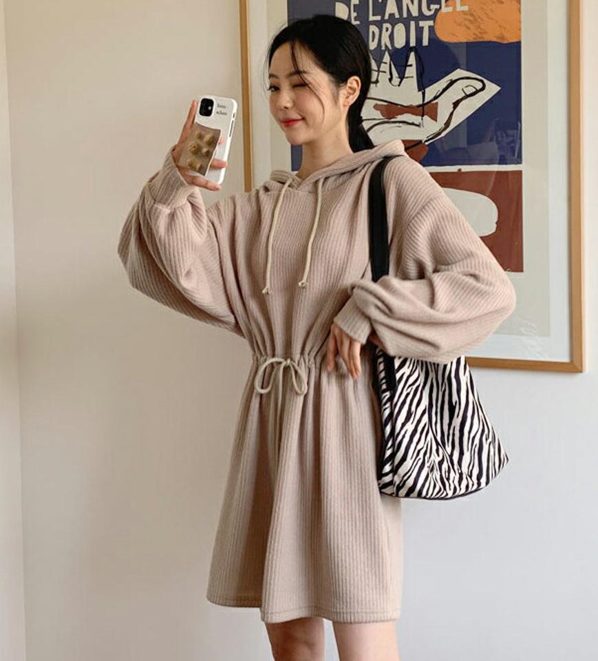 起毛ニットフードドロストワンピース・全4色・t63178 レディース 【ops】韓国ファッション ワンピース ミニ ミニワンピース 長袖 起毛 フード ドロスト ニットワンピース ワンマイルウェア 大人 ミニ丈 無地 シンプル 体型カバー カジュアル 秋 冬