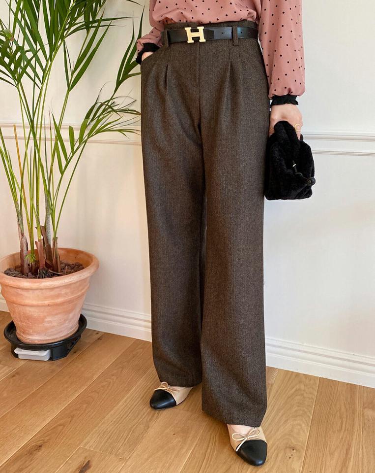 起毛ヘリンボーンスラックスパンツ・全2色・t00629 レディース 【pt】スラックス パンツ ズボン ロングパンツ 長ズボン ヘリンボーン 起毛 シック ウール 大人 オフィスカジュアル ストレート ツータック 冬 韓国ファッション ハイホリHIHOLLI