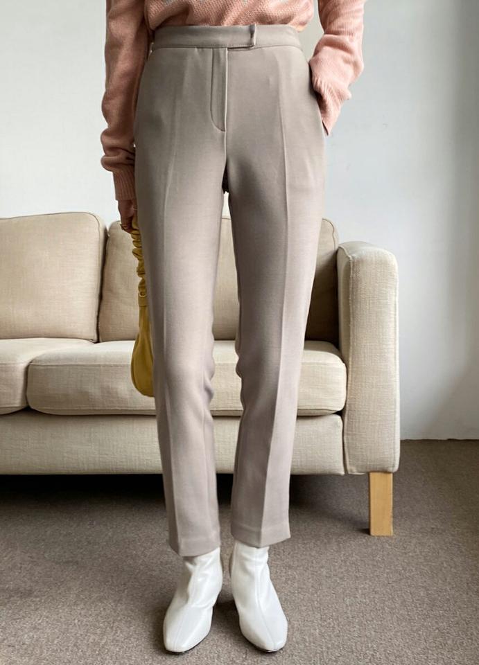 裏起毛スリムスリットスラックス・全3色・b65815 レディース 【pt】韓国ファッション ボトムス ロング ロングパンツ スラックスパンツ スラックス 裏起毛 スリム スリット ロング丈 無地 シンプル カジュアル デイリー 秋 冬