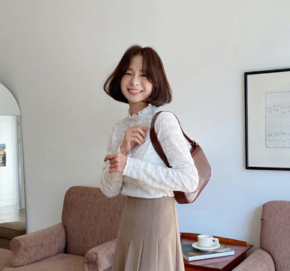 起毛ハーフネックレースブラウス・全3色・b65791 レディース 【bl】韓国ファッション トップス ブラウス 長袖 ハーフネック 起毛 花柄 フローラル レース シンプル スリム 異素材 体型カバー ガーリー カジュアル フェミニン 秋 冬