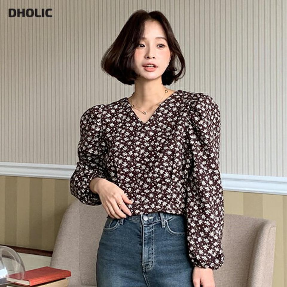 Vネックフローラルブラウス・全3色・t65792 レディース 【bl】韓国ファッション トップス ブラウス 長袖 Vネック 花柄 フローラル フラワー シンプル クロップド丈 タック スリム 異素材 体型カバー ガーリー カジュアル フェミニン 秋 冬