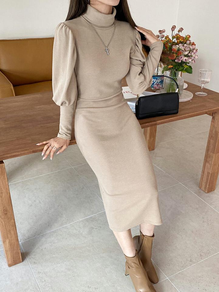 ストラップ付タートルネックロングワンピース・全2色・b58525 レディース 【ops】韓国ファッション ワンピース ロング丈 長袖 タートルネック ストラップ付 ロング丈 ストレート スリット 無地 シンプル カジュアル 秋 冬