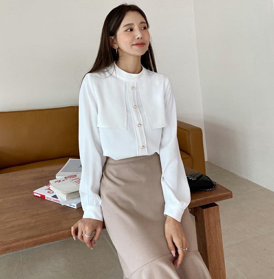 パール調ボタンバンドカラーフラップブラウス・全3色・t58510 レディース 【bl】韓国ファッション トップス ブラウス 長袖 バンドカラー パール調 ボタン フラップ ロールアップ 無地 シンプル カジュアル ルーズ 体型カバー ガーリー 秋 冬