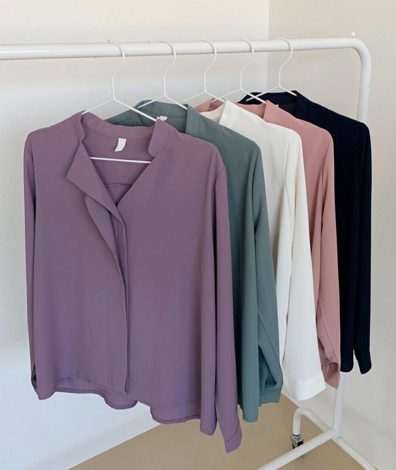 即日配送 アンバランスカラーブラウス・全5色・58540 レディース 【bl】韓国ファッション トップス ブラウス 長袖 Vネック アンバランス バンドカラー ユニーク 無地 シンプル カジュアル ルーズ 体型カバー ガーリー 秋 冬